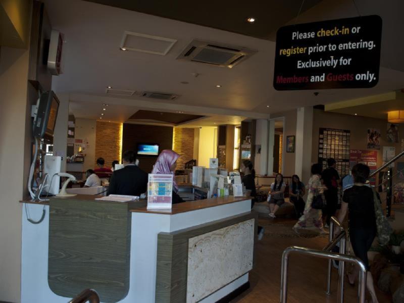 Palm Garden Hotel Brunei Bandar Seri Begawan Exterior photo