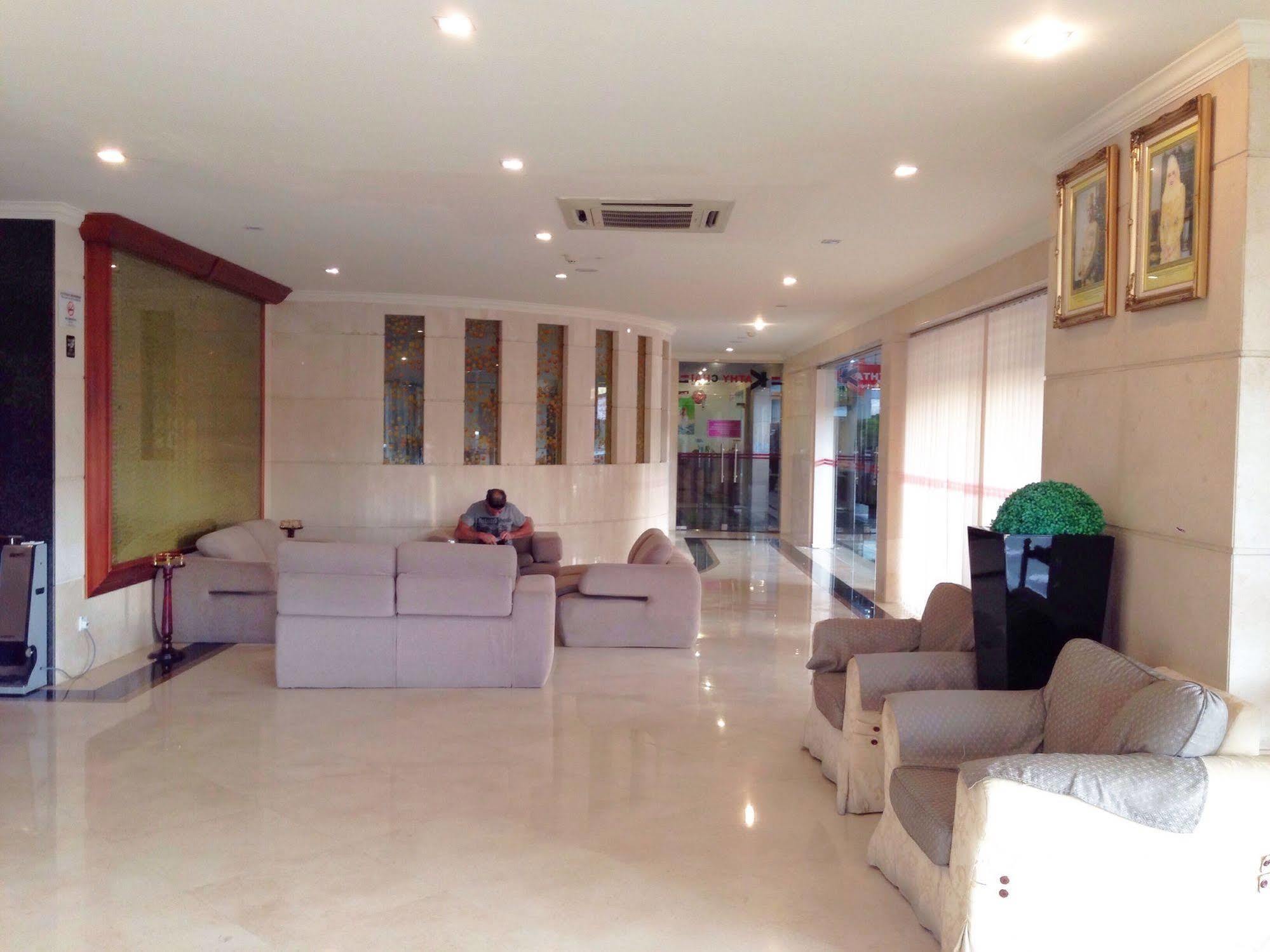 Palm Garden Hotel Brunei Bandar Seri Begawan Exterior photo